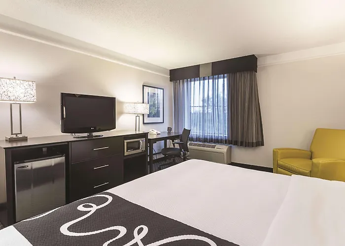 La Quinta By Wyndham Atlanta Roswell